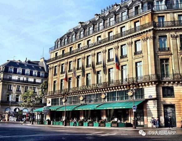 想偶遇赵丽颖吗？在巴黎时装周，她一定会去这十家咖啡馆！
