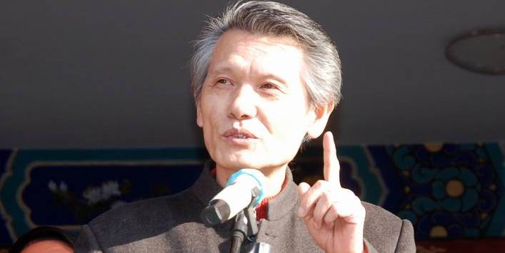 刘洪彪:扎堆欧颜柳赵的人太多了,堵车!传统是丰富多彩的,没有必要都扎堆凑热闹,往一条道上跑~