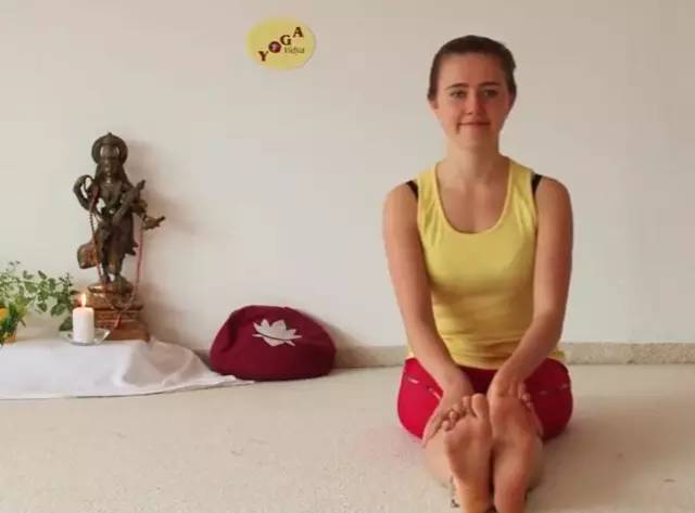 瑜伽盘腿怎么样,瑜伽中盘腿有什么好处