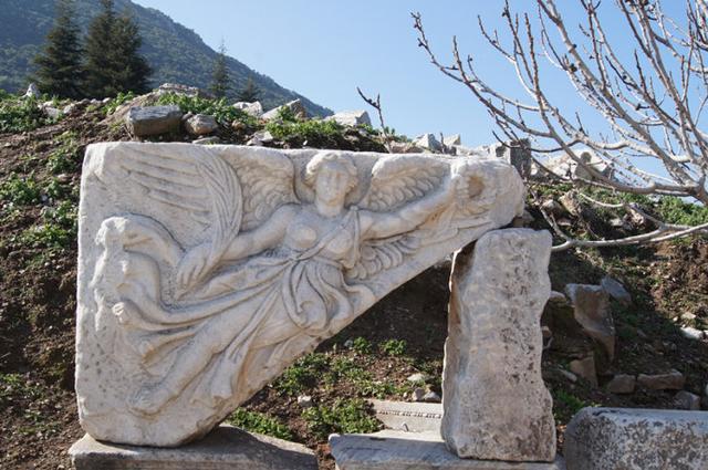 nike的logo容易掉吗,nike的logo是刺绣还是印花