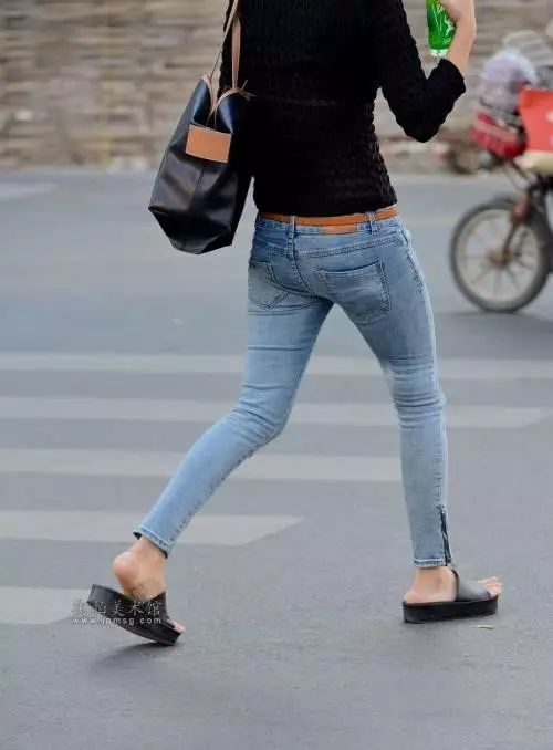 薛之谦李雨桐半年赚一千万的网店，现在看来有点辣眼