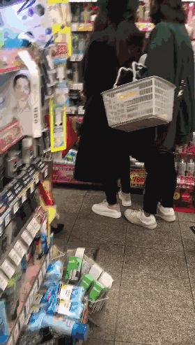 范冰冰店铺视频,范冰冰逛日本药妆