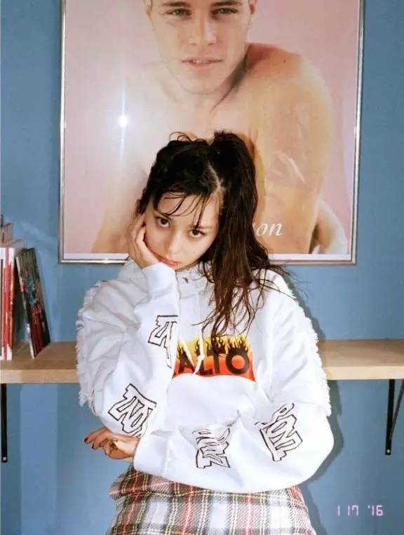 透明感女孩的特点,女生说透明感什么意思