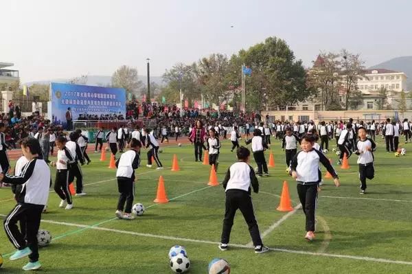 校园｜直播点击率过21万：中心小学足球特色震撼来袭