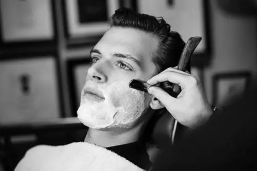 拥有一把理颜好*器武**，才是精致男人的保养书