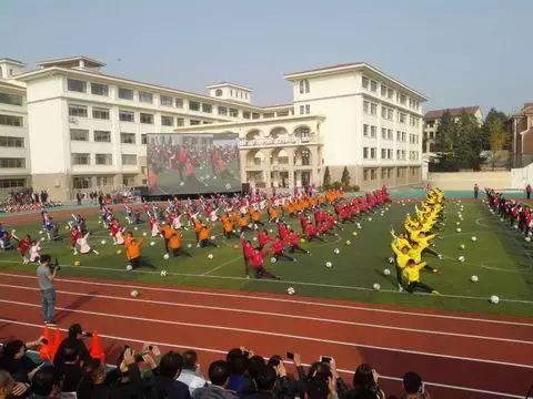 校园｜直播点击率过21万：中心小学足球特色震撼来袭