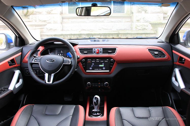 试驾江淮iev,试驾江淮v7