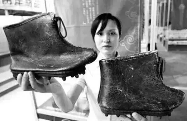 绌胯秺鍙や唬鐢ㄩ珮绉戞妧瑙ｅ喅鍐涗簨闅鹃,鐜颁唬浜虹┛瓒婂彜浠ｄ娇鐢ㄩ珮绉戞妧姝﹀櫒