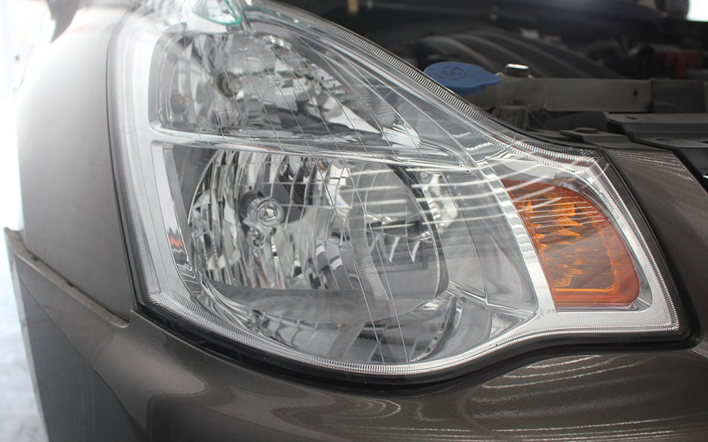 轩逸经典大灯怎么不太亮,轩逸经典大灯灯泡型号