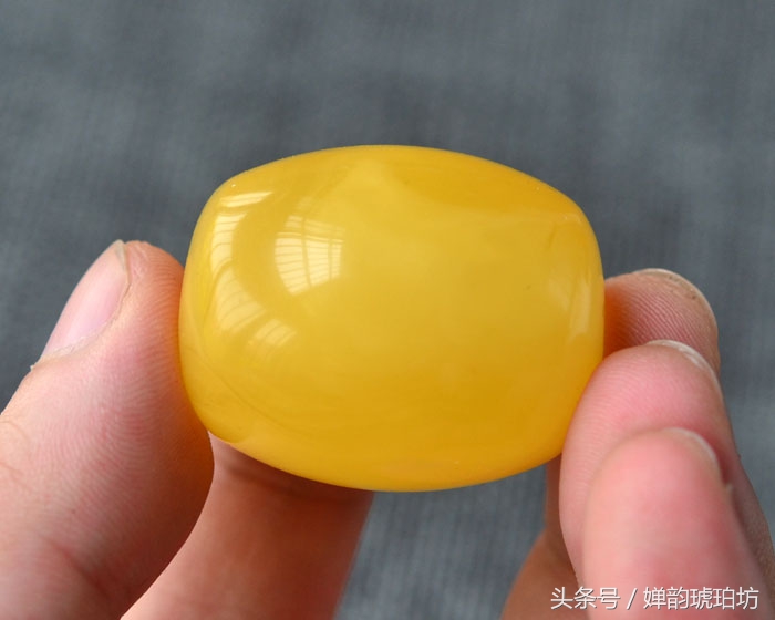 琥珀蜜蜡和鸡油黄蜜蜡有什么区别,鸡油黄玉髓与蜜蜡的区别