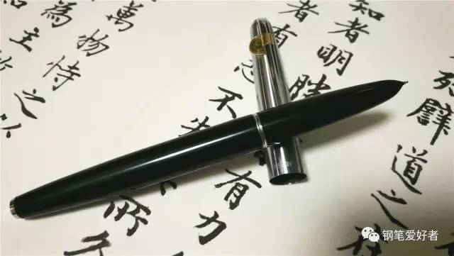 英雄钢笔经典细尖测评,新老英雄100钢笔对比