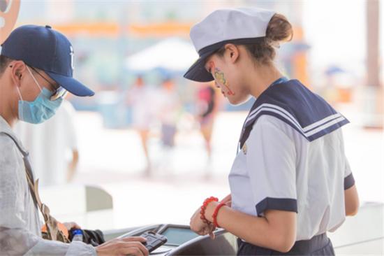 三万人都能玩转的水世界乐海水世界酷玩电音节冰爽开启