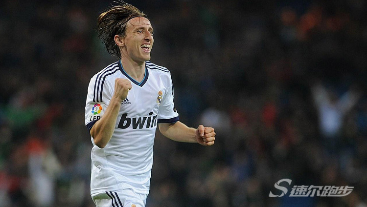 中场阿迪足球鞋,中场足球鞋有哪些