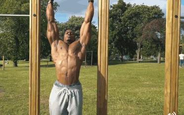 这位来自ENGLAN红遍全球的“熊猫哥”是谁呀？-海外健身人物-迈澳活健身