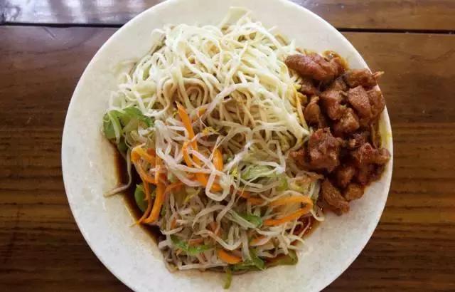 最好吃的冷面推荐,40度的天吃一碗麻辣烫