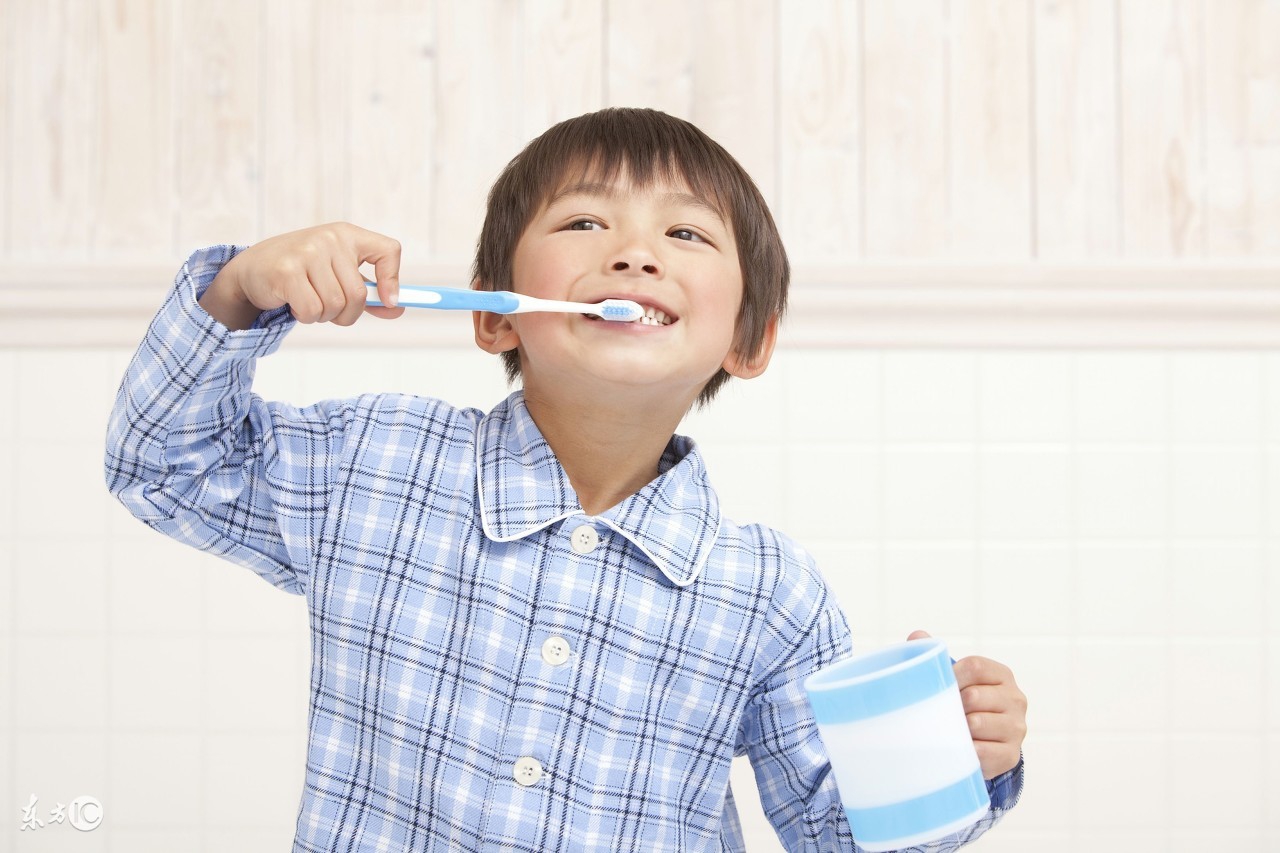 男孩胆小敏感的性格如何改变,少年男孩心理脆弱怎么引导