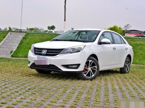 众泰的z360,大学生刚毕业花10万元提奔驰