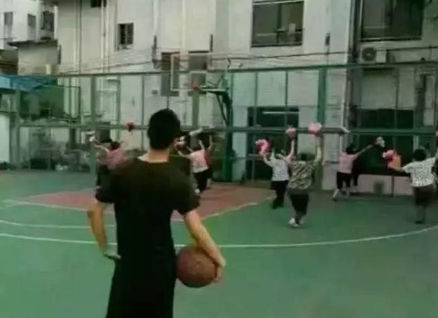 看动漫打篮球,打篮球必看动漫