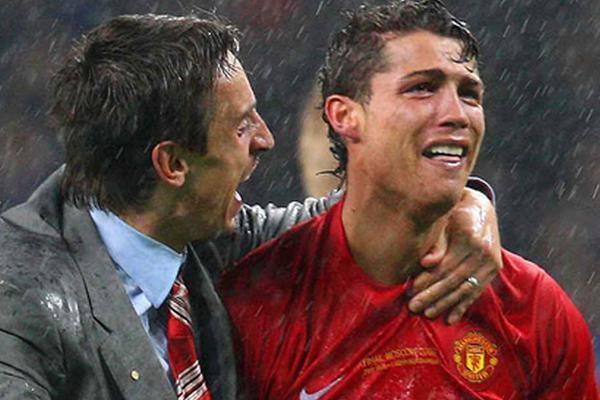 GIF-他空门竟然踢成这样？托妞看了会沉默，罗比看了会流泪！