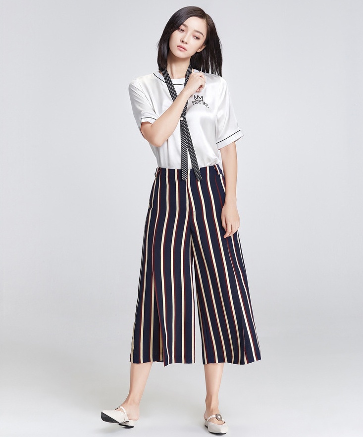 时尚个性收身印花t恤,服装图案印花t恤