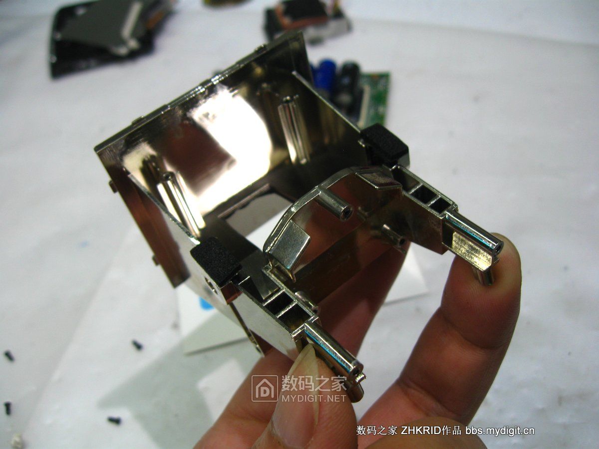 趴趴狗行车记录仪镜头拆解,零镜行车记录仪拆解评测