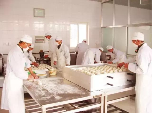 建军90周年：我军“锅碗瓢盆”那些事儿，这回全明白了