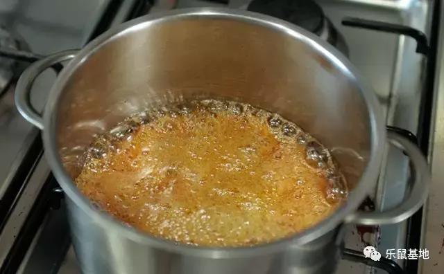 焦糖，美食界的“千年老二”，却是大多数人的“甜蜜诱惑”