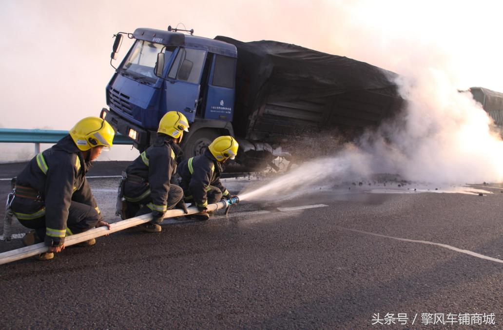 开高速紧张腿发抖怎么办,开高速特别紧张