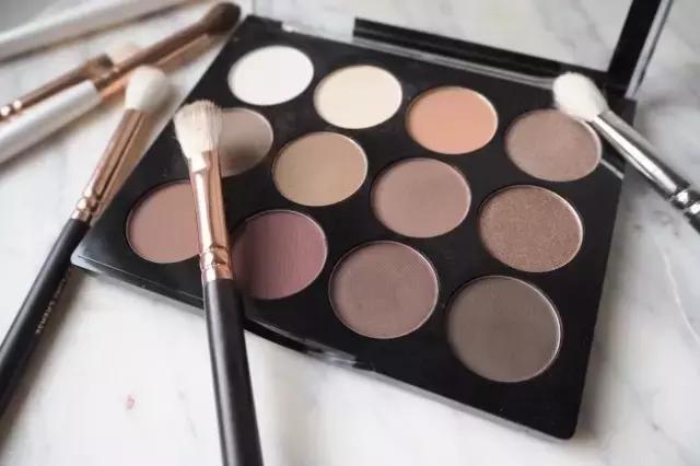 过期的化妆品不要急着扔，它们还有大用处！