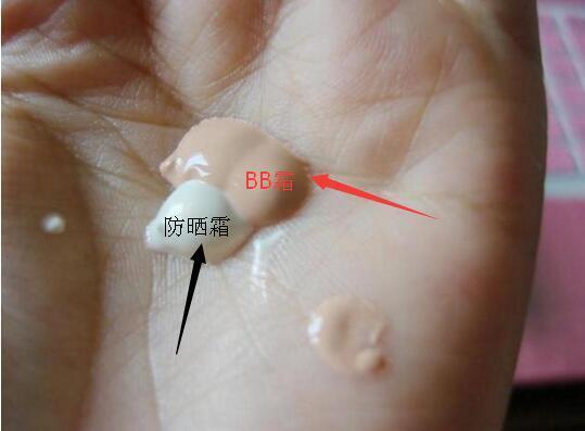 防晒霜和bb霜哪个对皮肤伤害大,女人每天涂防晒到底会不会老
