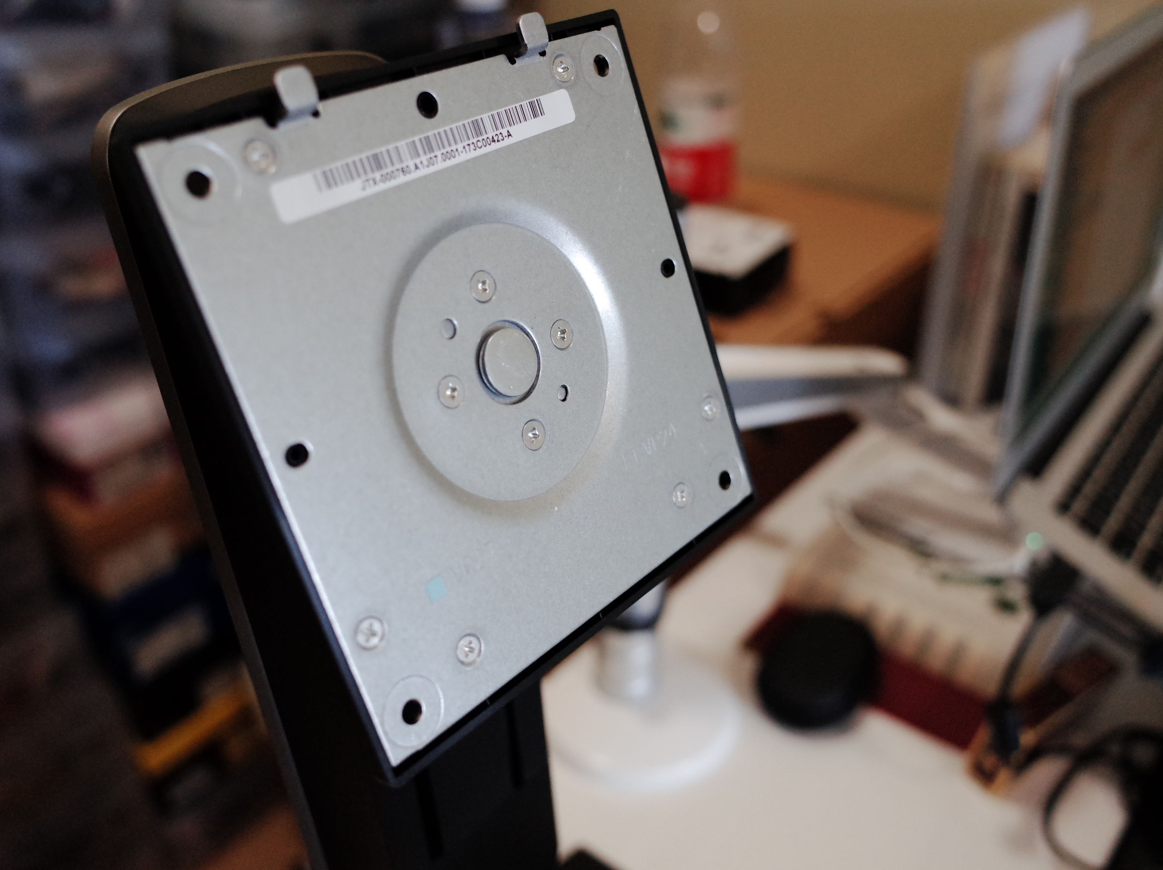 当笔记本*党**一直以为mac就是机制的时候，一定是忽略了显示器还有这样一种打开方式，外挂显示器的完整体验