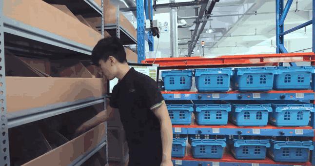 北大毕业，码头工作，学亚马逊，仓库创业三年，死磕机器人，今获菜鸟近2亿投资，和京东阿里做生意