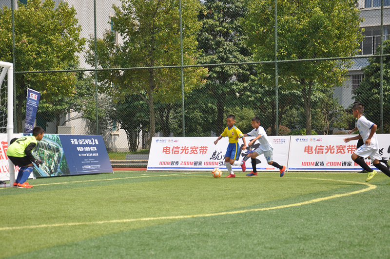 郜林打飞集锦,郜林脚后跟挑球过人