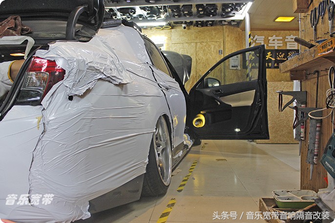 新款奔驰c级改装包围套件,2022奔驰c级音响改装方案