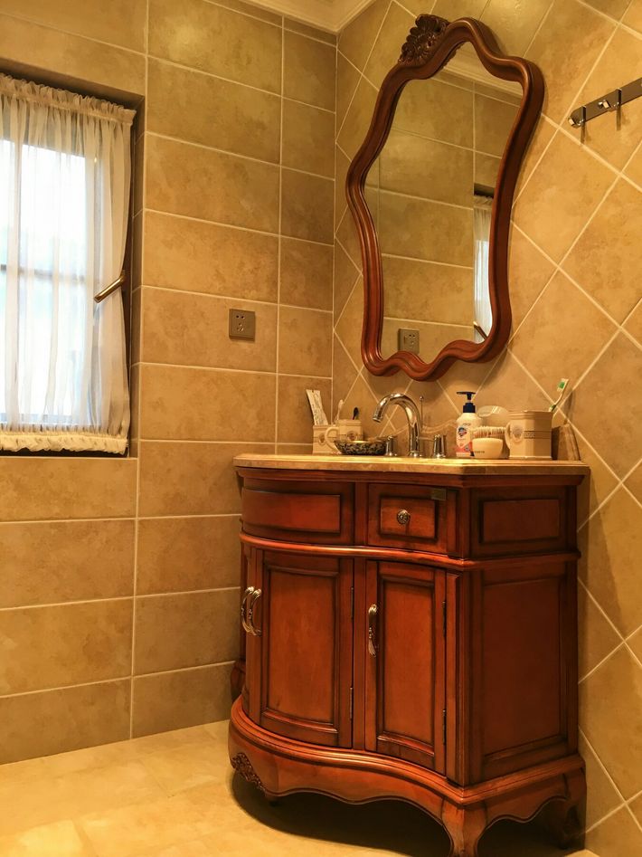 旋转楼梯别墅中空客厅新中式,旋转阳台沙发轻奢