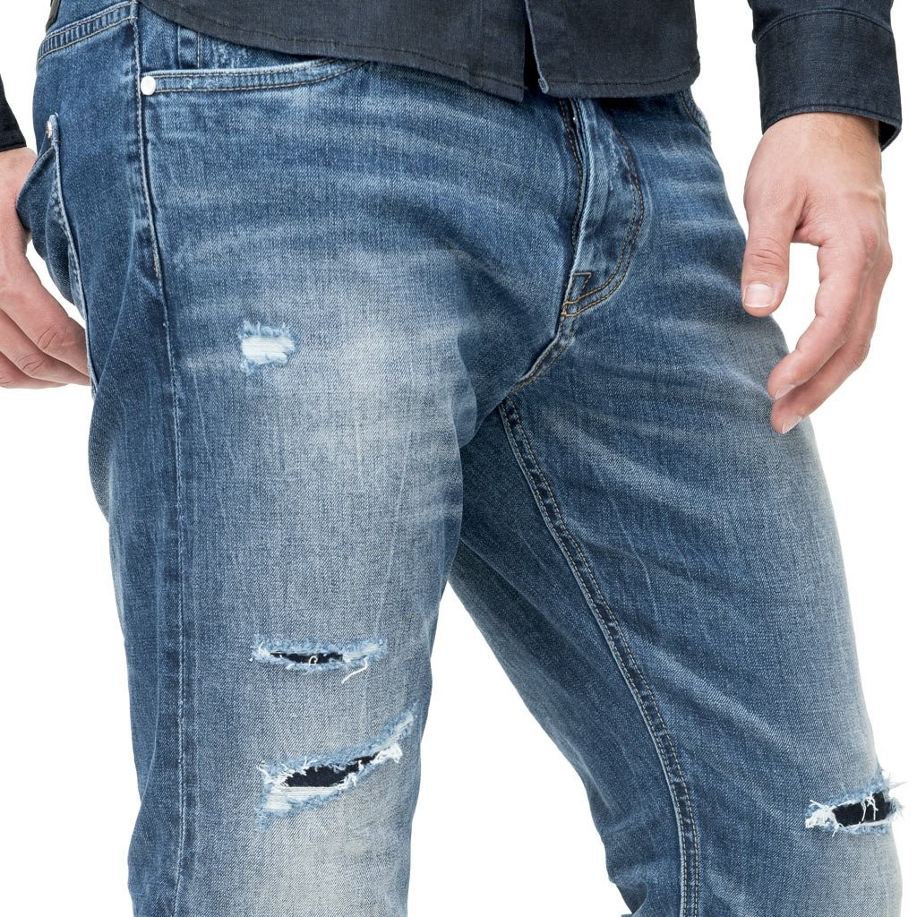 别争了，至少在牛仔裤这件事上，C罗肯定比梅西强