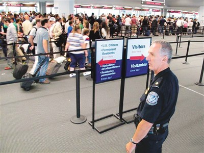 留学生入境美国被关小黑屋遣返,美国留学行李箱海关锁了