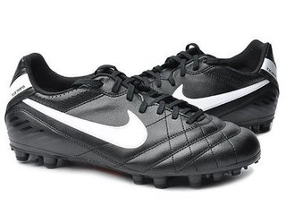 介绍足球鞋的视频,足球鞋怎样才算好球鞋