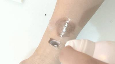 卸妆油卸妆膏卸妆水哪个不伤皮肤,卸妆油卸妆膏哪个用得慢