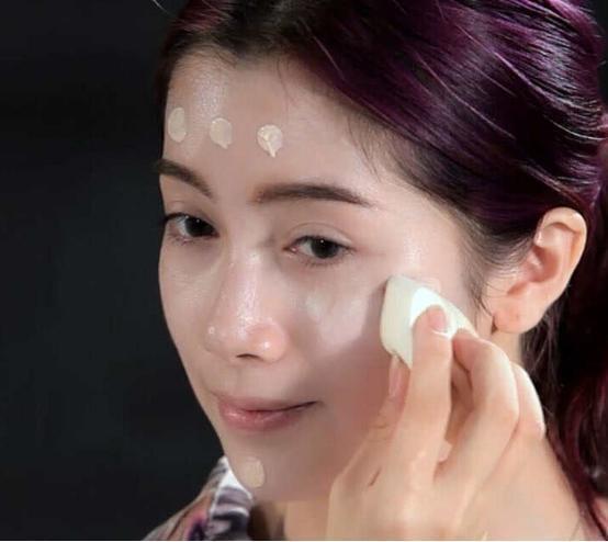 美白bb霜使用方法图解,妆前美白神器