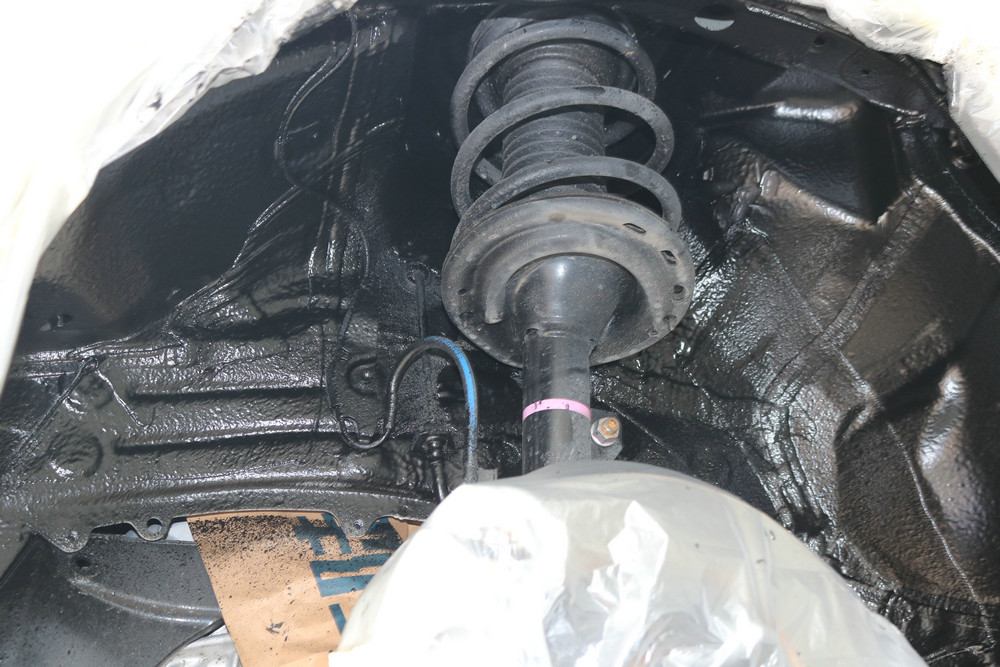 如何选择适合的汽车底盘装甲,底盘装甲和底盘装甲哪个好