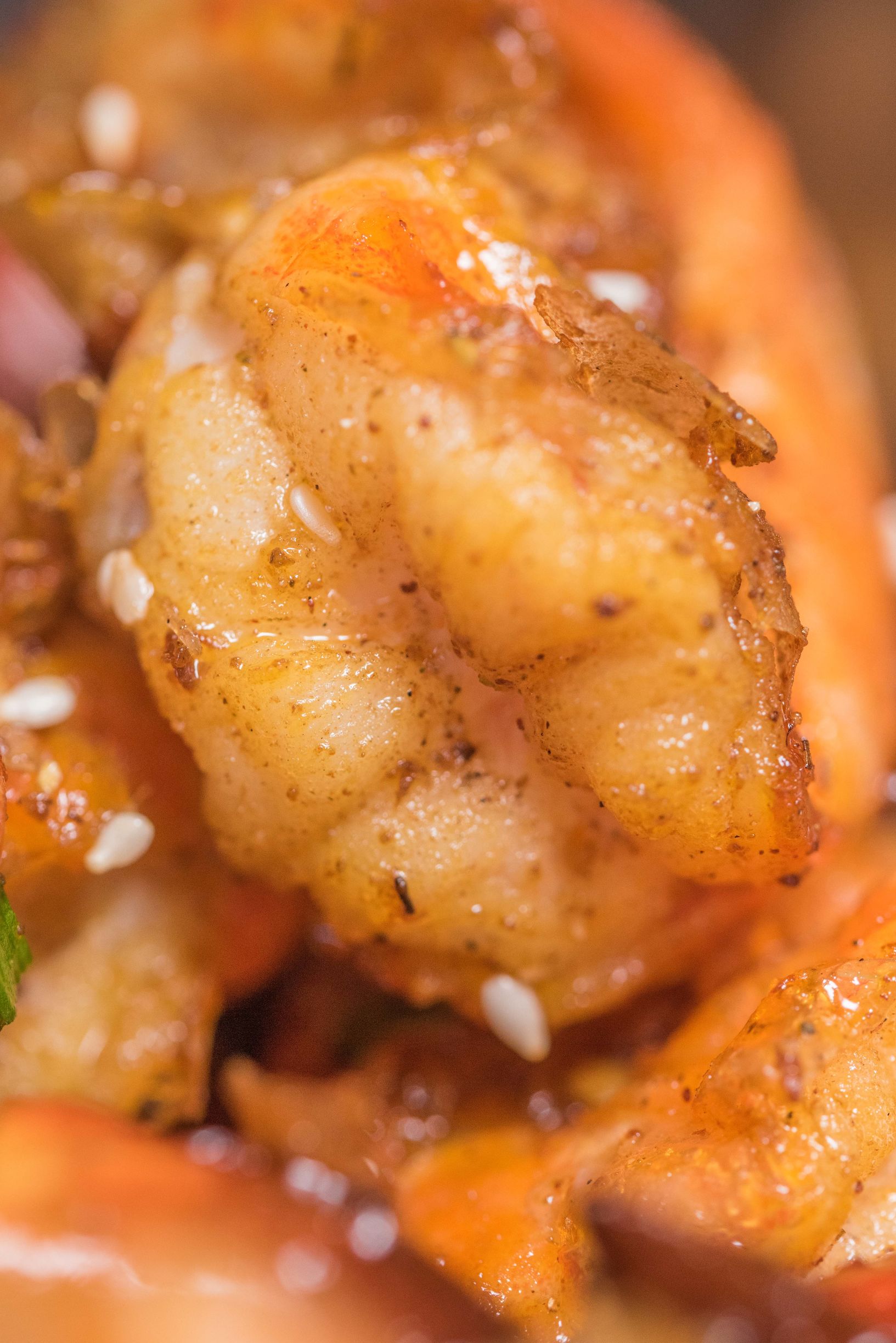 摸着良心讲，昆明关上某饭店，虾肉好吃到甩市区饭店10多条街