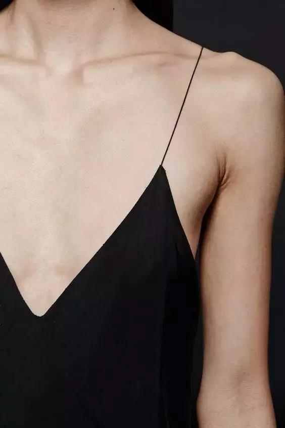 平胸穿搭矮个子,贫胸系穿搭