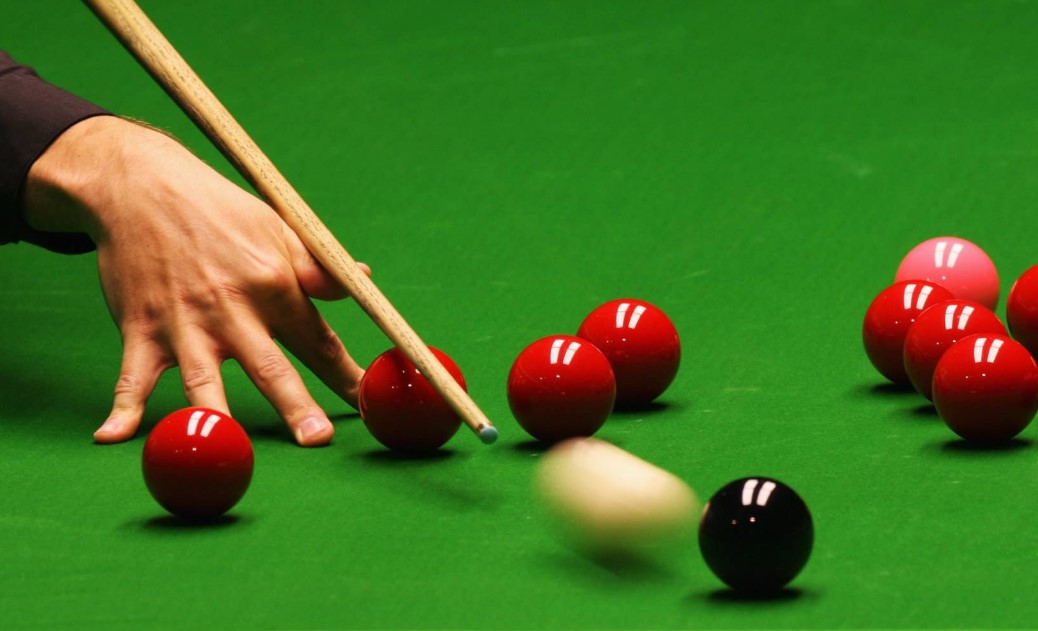 打台球打扎杆的球杆有多重,新手打台球适合什么杆