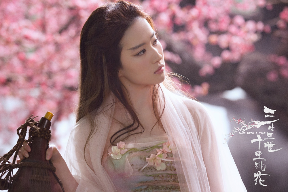 刘亦菲的白浅与杨幂的白浅,刘亦菲和杨幂演的白浅谁演得更好