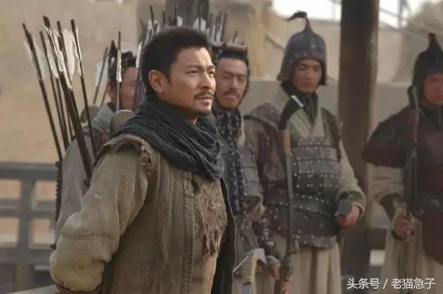 你们都说吴京拼，但还有一个拼了36年的人