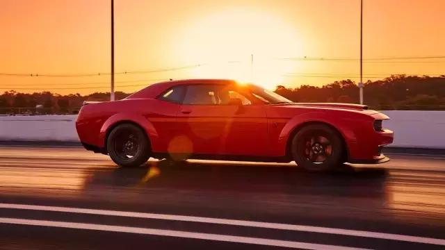 道奇的挑战者除了地狱猫，还有一台叫恶魔的