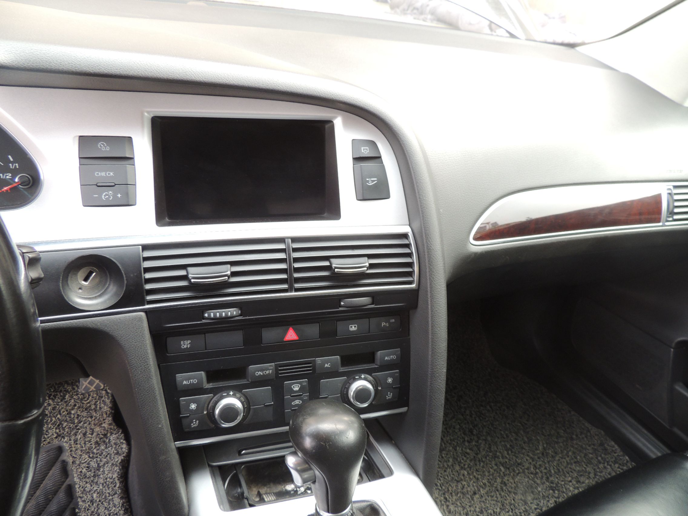 13万左右2.0t美系轿车,奥迪a6l2009款2.0tfsl基本型