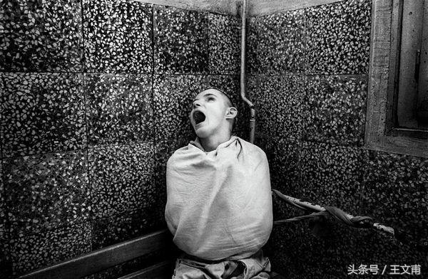 中毒、抑郁、甲基苯丙胺精神病，这些都是吸*毒冰**后的必然结果