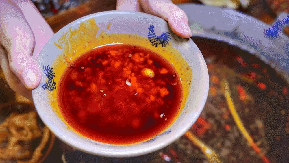 只卖红锅的火锅,只卖红汤的火锅